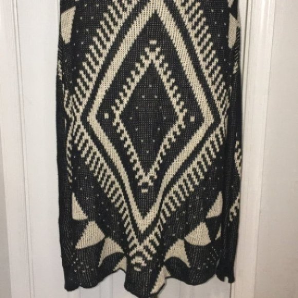 Blu Pepper Graphic Print Knit Sweater - Picture 9 of 12